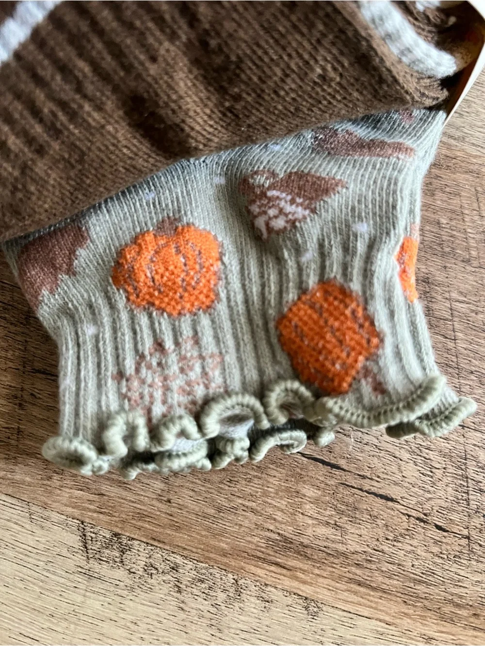 NWT Wild & Indigo Women’s Fall Pumpkin Spice Coffee Lettuce Ruffle Socks